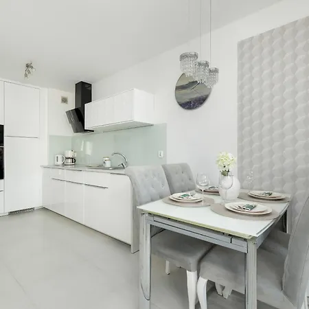 Apartamenty Latarnia Morska - Sun Seasons 24 * Kolobrzeg